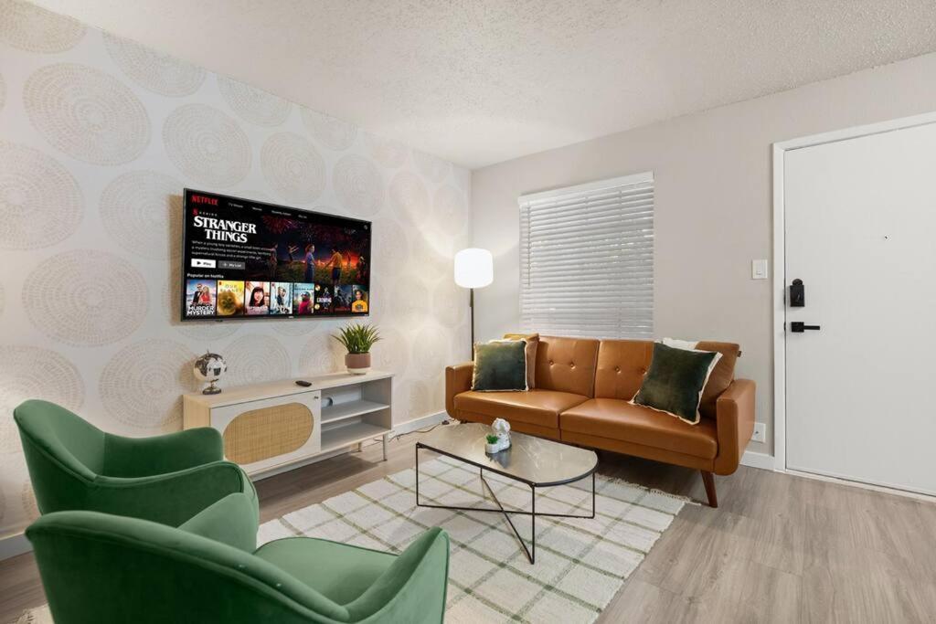 Central & Cozy Formula 1 Ready Apartman Austin Kültér fotó